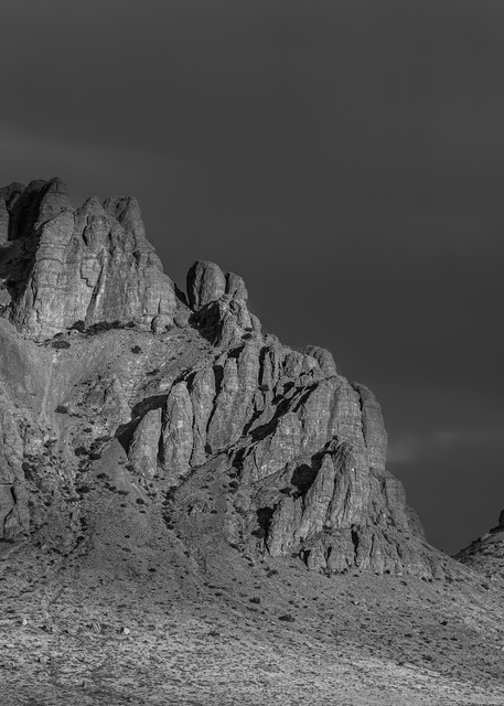 Living in Contrast - Black and White Photographs of the Southwest. 