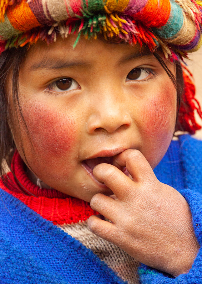 Cute child with blue sweater in Peru | Nicki Geiget