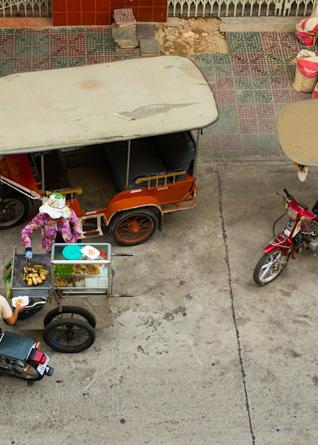 Street vendor in Cambodia from above