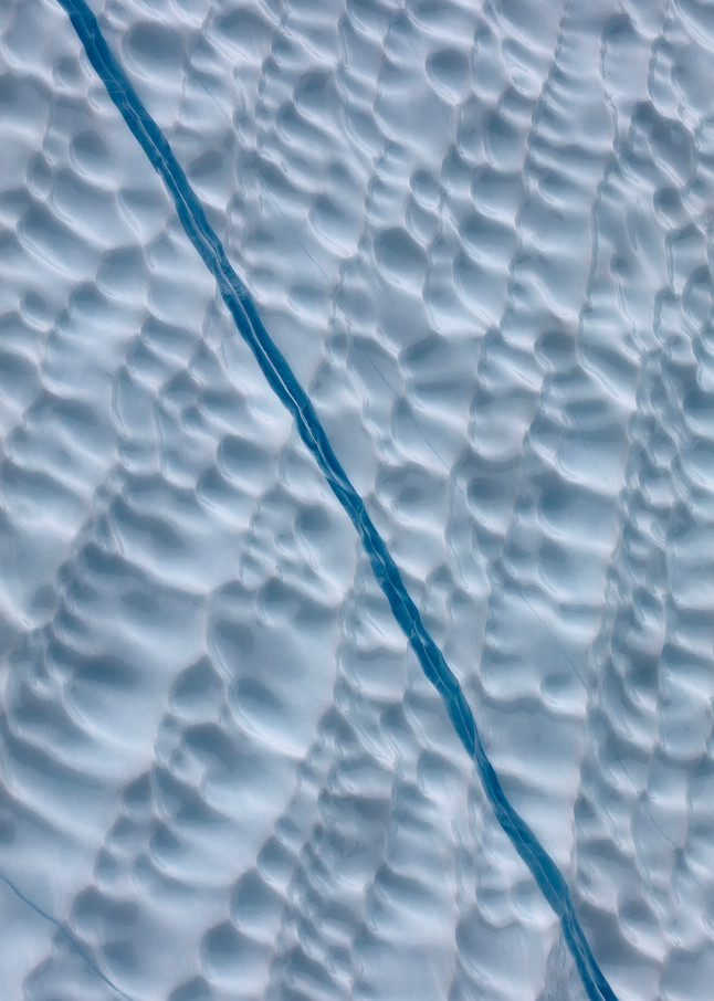 Diagonal Stripe in Iceberg