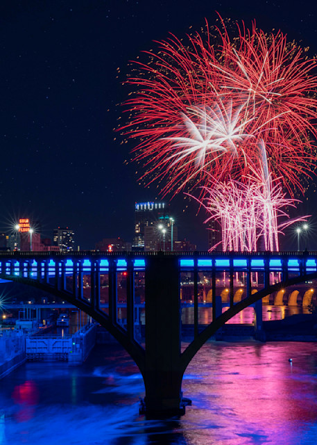 2022 Minneapolis Aquatennial Fireworks 1 - Pictures of Minneapolis