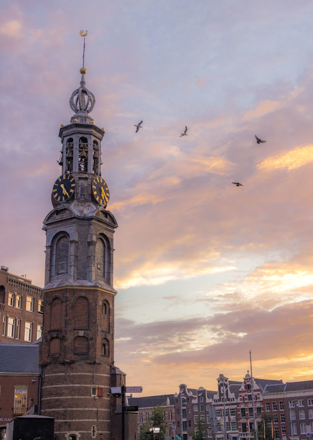 Dawn at Amsterdam’s old town | Landscape Photography | Tim Truby