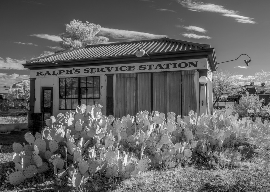 Ralph's Service Station