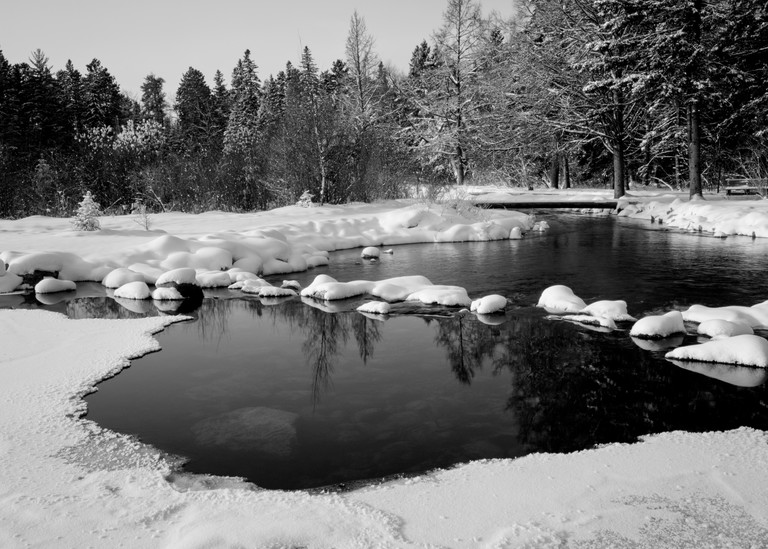mississippi river, mississippi river headwaters, snow ice, blackand white