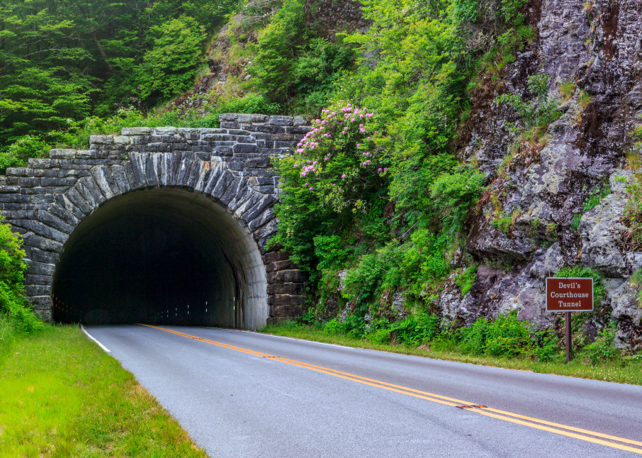 Devils Courthouse Tunnel Art | Red Rock Photography