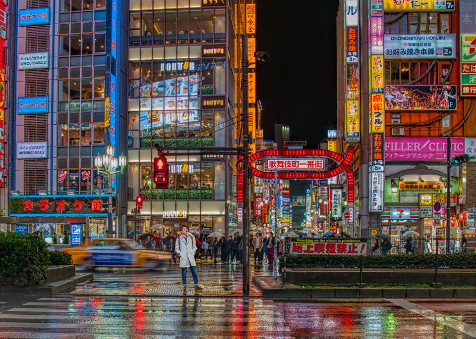Rainy Night In Shinjuku, Tokyo, 2018. Photography Art | Tom Stahl Photography
