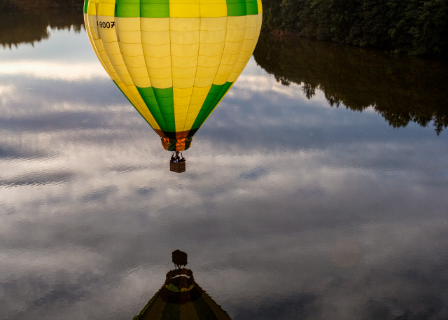 Hot Air Balloon Descending On A Lake Art | Creative i