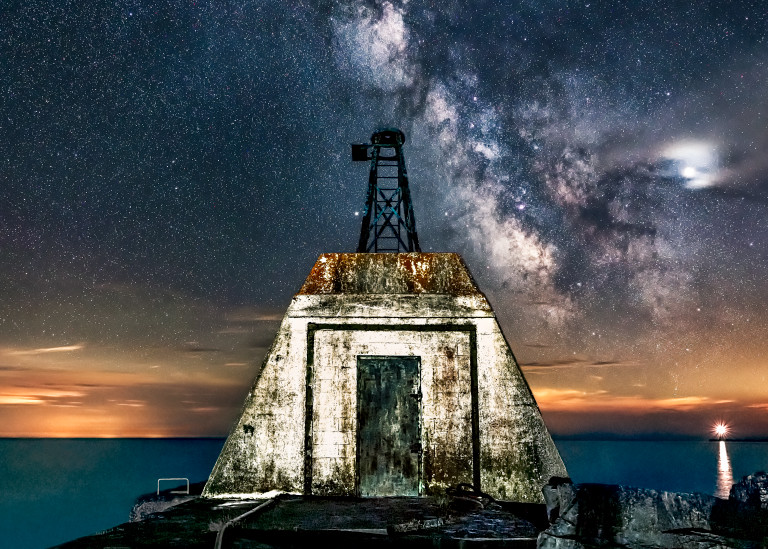 The Abandoned Watchtower Art | Trevor Pottelberg Photography