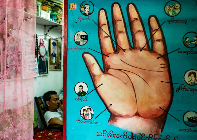 Fortune Teller Yangon, Myanmar Photography Art | Photography's Dead