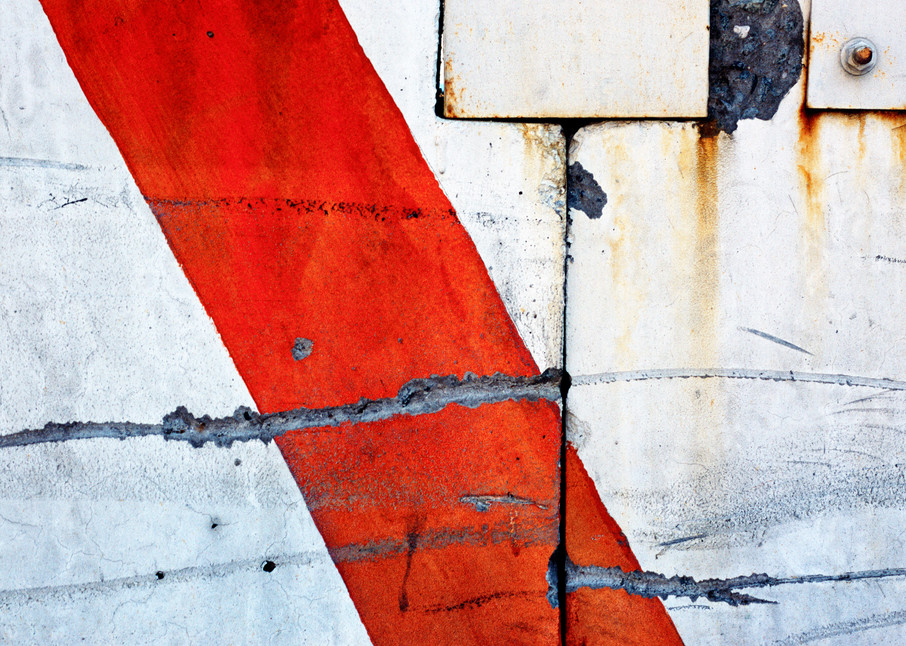 Abstract Red Stripe NYC Fine Art Print – Sherry Mills