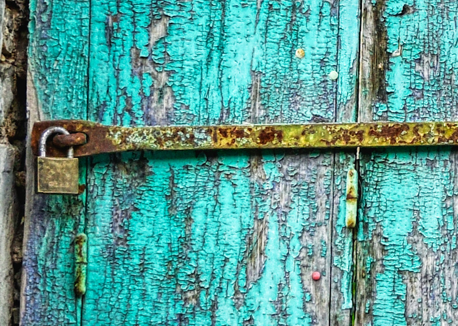 Distressed Door Of Lagkadia, Greece Photography Art | zoeimagery.XYZ
