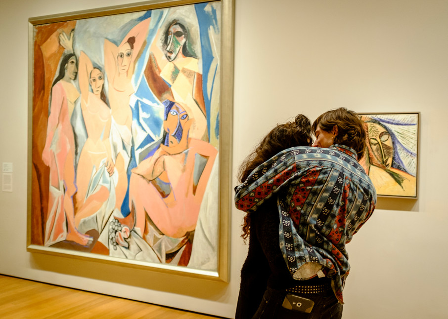 Pabo Picasso, Les Desmoiselles d'Avignon, 1907; avec une demoiselle et un homme, MoMA, 2016.