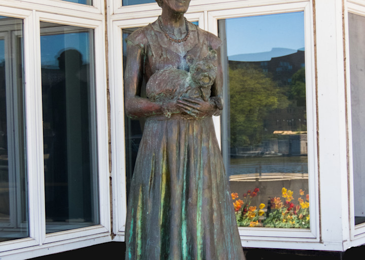 Dellora Norris Statue Photography Art | Lake LIfe Images