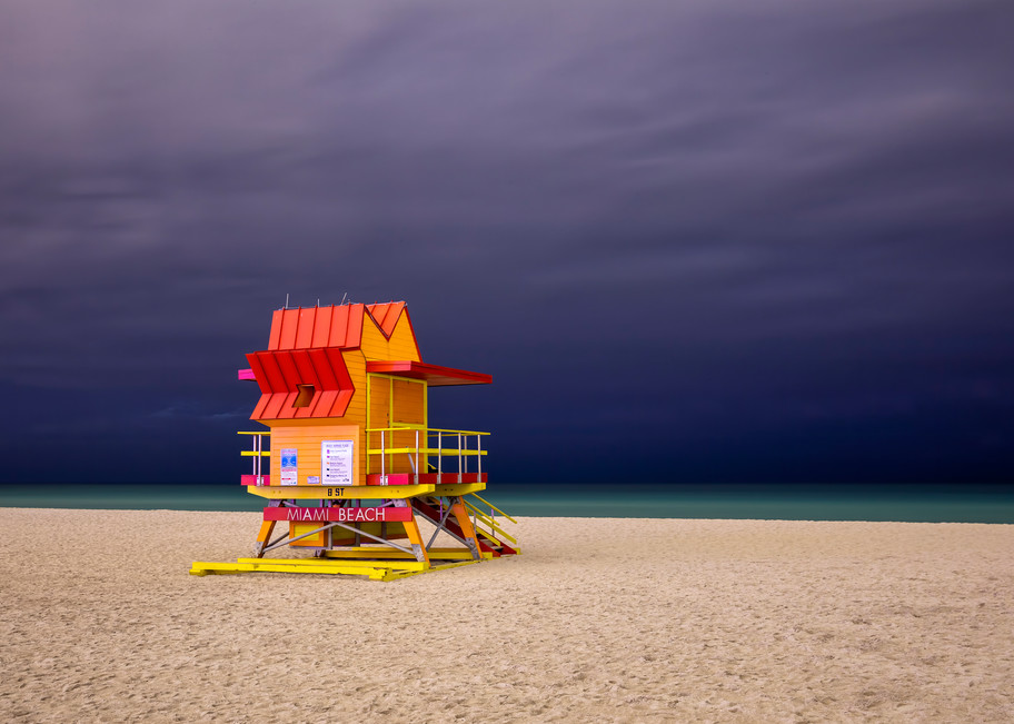 Life Guard Station 8th Street Blue Dark Sky 83 A3529 Miami Beach Fl Usa Photography Art | Clemens Vanderwerf Photography