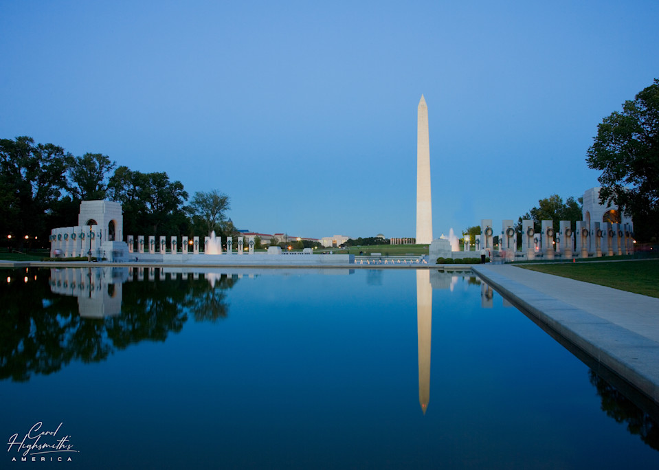 Reflecting Pool on the National Mall with the Washinton Monument reflected