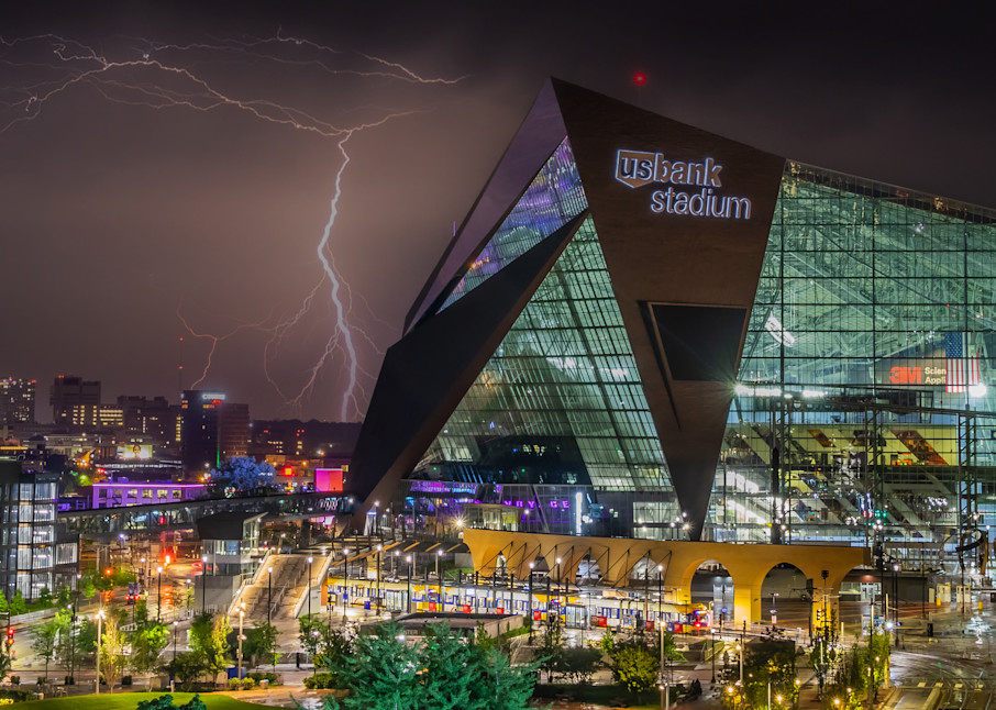 US Bank Stadium Lightning - Professional Pictures Minneapolis 