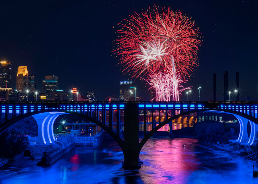 2022 Minneapolis Aquatennial Fireworks 1 - Pictures of Minneapolis