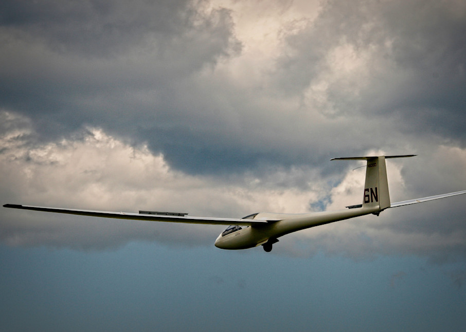 Glider Landing Photography Art | Fred Pais Photography