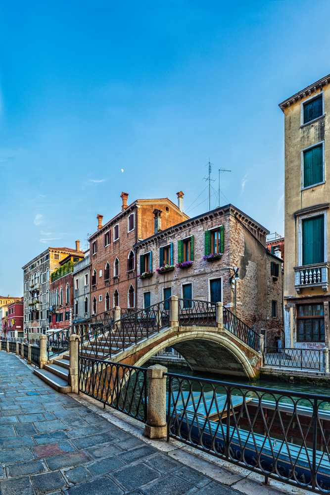 Calle Contarino - Venice - Italy