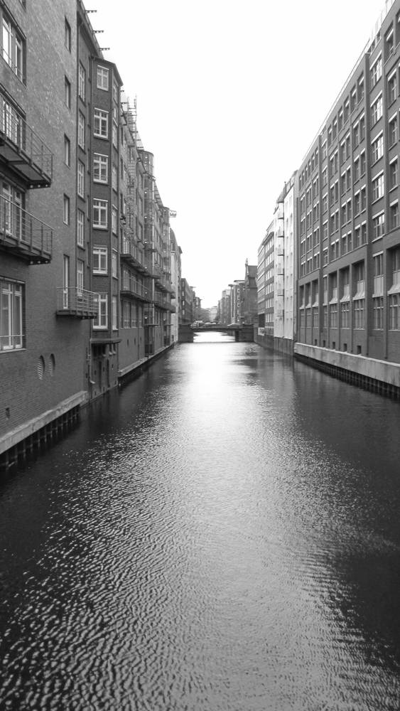 Hamburg Canal #1 Photography Art | Photoissimo - Fine Art Photography