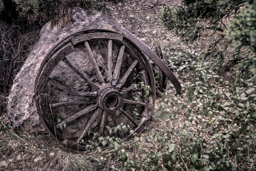 Retired Wagon Wheel, Fine Art Photographs, d’Ellis PhotographicArt by Bill
Retired Wagon Wheel, Fine Art Photographs, d’Ellis PhotographicArt by Bill