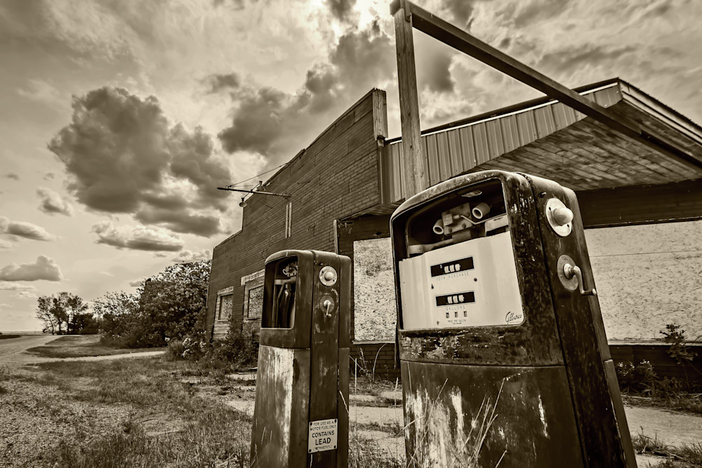 Bromhead, Saskatchewan, Abandoned Service Station