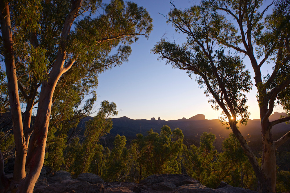 Warrumbungle Sun Star - Warrumbungle National Park NSW Australia - Sunset Warrumbungle Sun Star - Warrumbungle National Park NSW Australia - Sunset