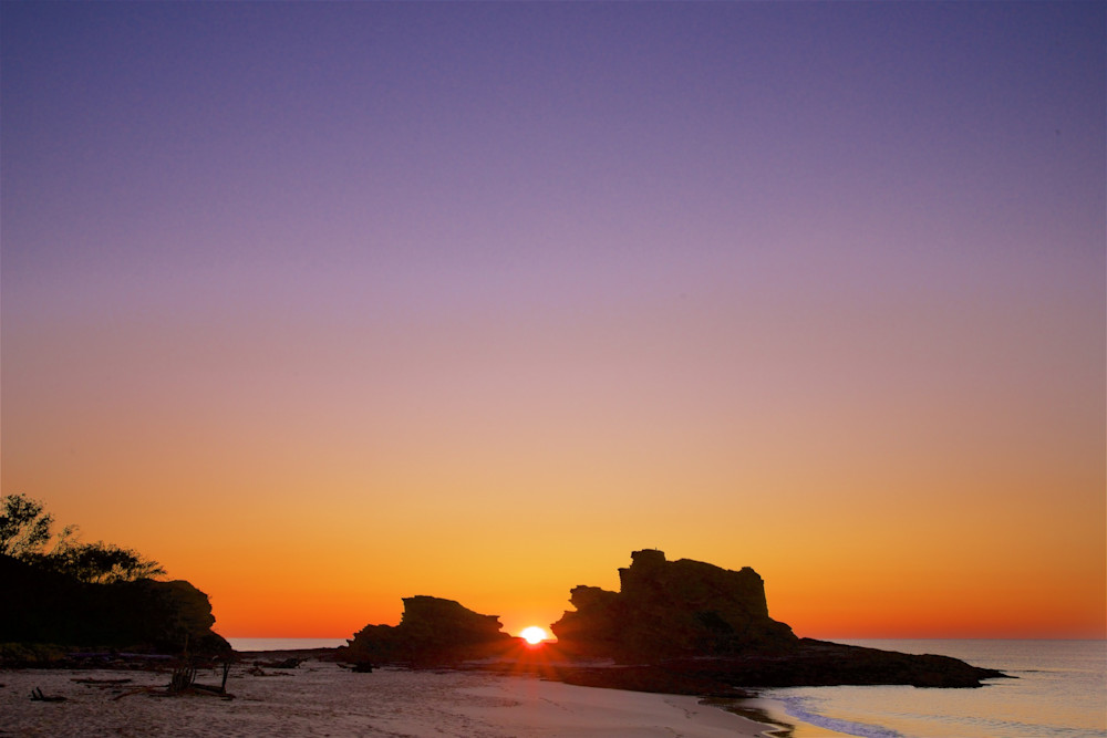 Peeking Over The Rocks - Nambucca Heads NSW Australia | Sunrise