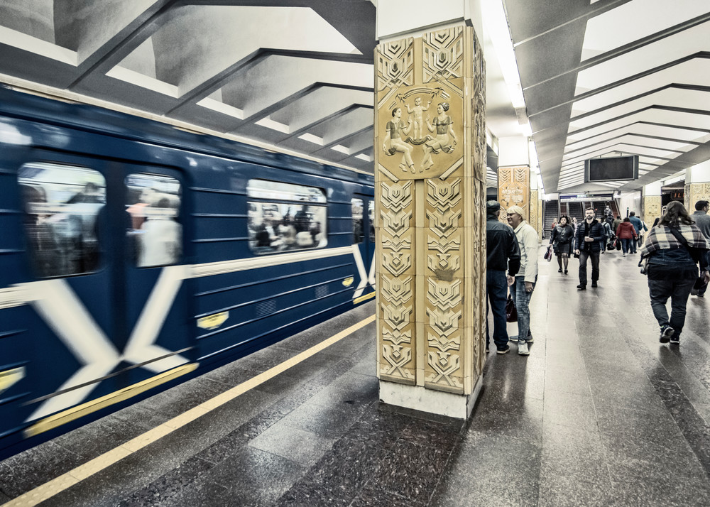 Resultado de imagem para â€œI was walking in a subway in Minsk, Belarus