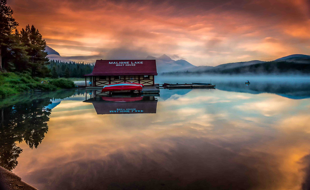 Beautiful Maligne Lake in Jasper National Park, Alberta, Canada