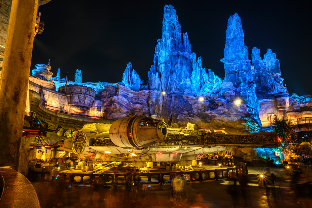 Millennium Falcon Galaxy's Edge Disneyland