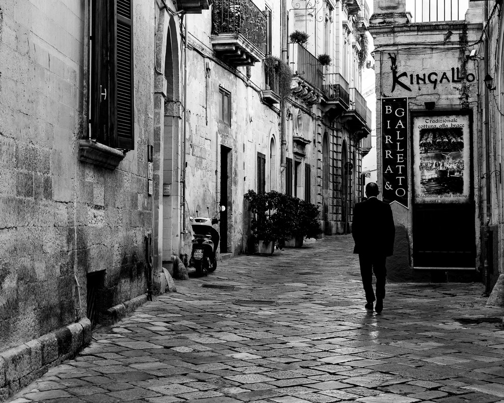 Lecce - Man on Street bw, photo by Jeremy Simonson
