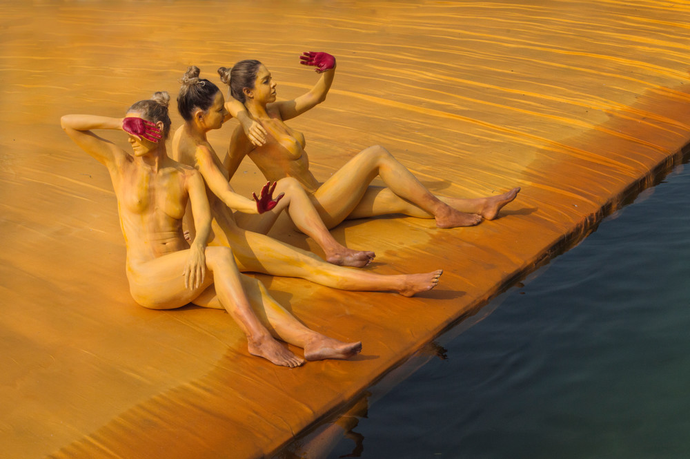 Bodypaintography: 'christo Floating Docks' 2016, Italy Art | BODYPAINTOGRAPHY