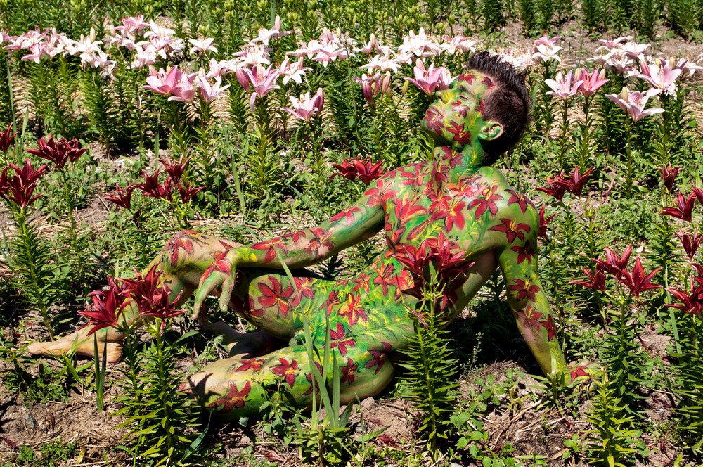 Bodypaintography: ' Lily Field' 2013, Switzerland Art | BODYPAINTOGRAPHY