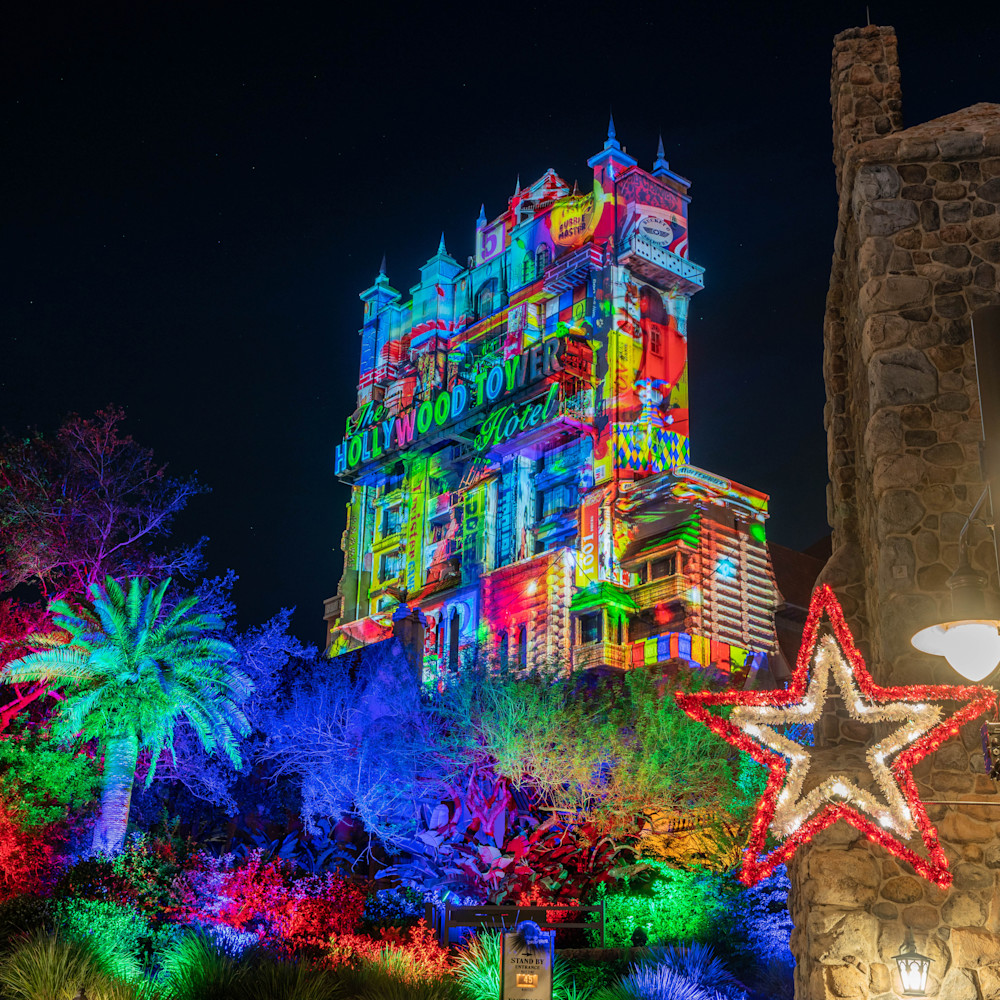 Colorful_Christmas_at_the_Holl