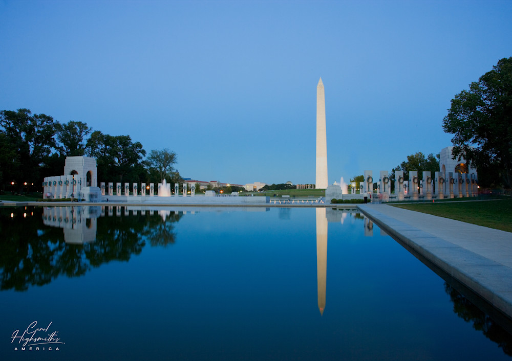 Reflecting Pool on the National Mall with the Washinton Monument reflected