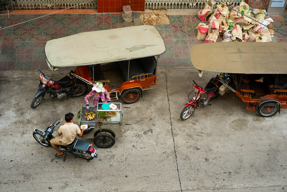 Street vendor in Cambodia from above