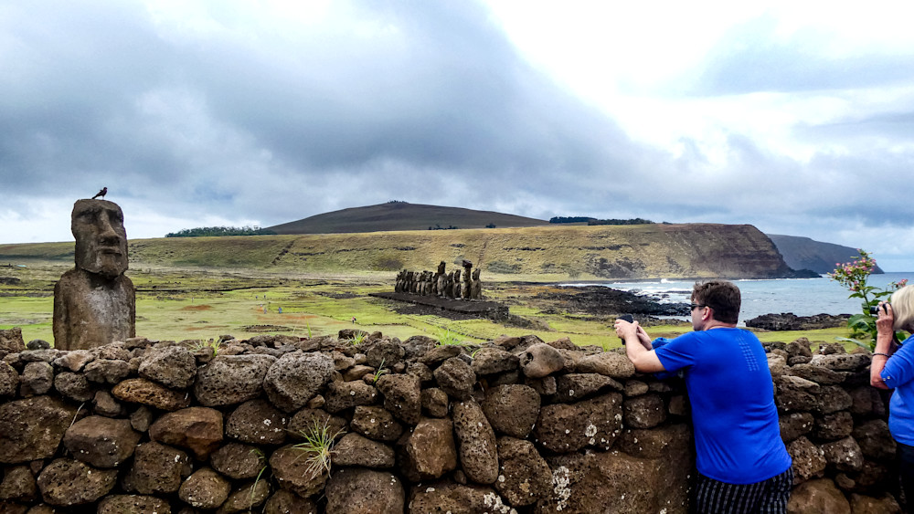 Alan and Coralie view Traveler moai and 15 moais of Ahu Tongariki