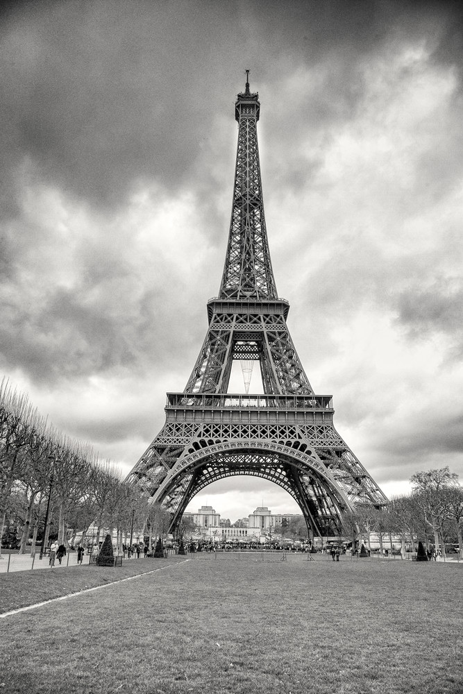 Eternan Eiffel Art | Rama Tiru