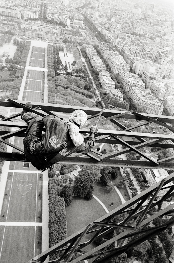 Champs De Mars Below Photography Art | Vicky Ceelen