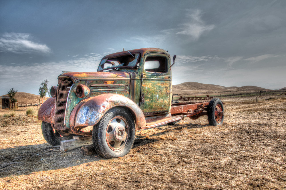 Rustic Truck Art | Dennis Ariza Photography