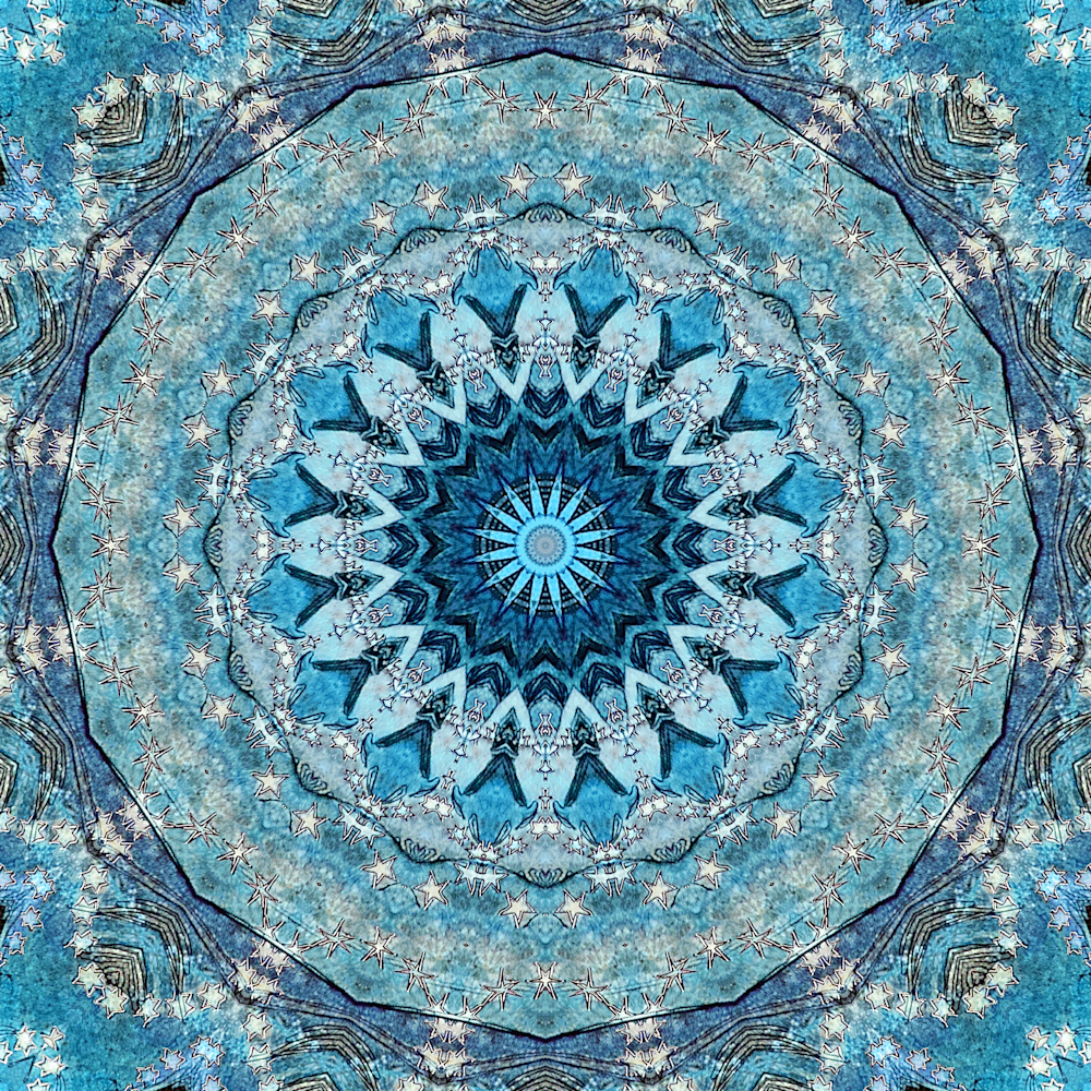 Mucha Mandala Iota