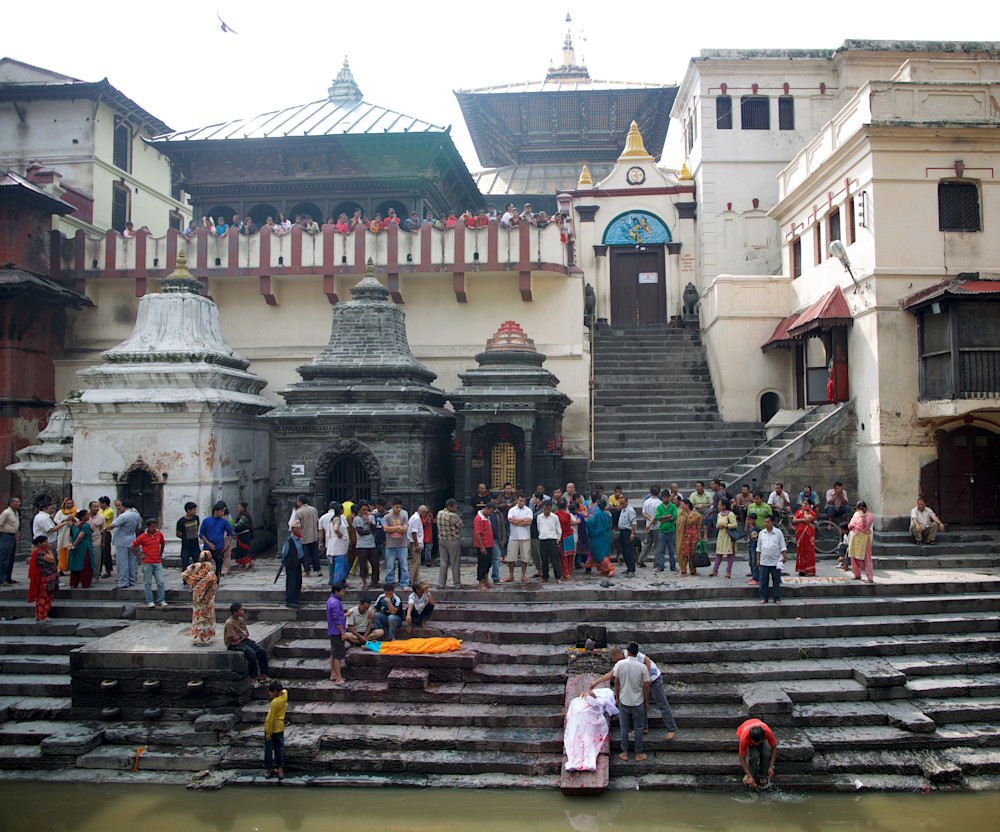 Last Rites At Shree Pashupatinath: A Renaissance Of Emotions Art | Philipson Foundation