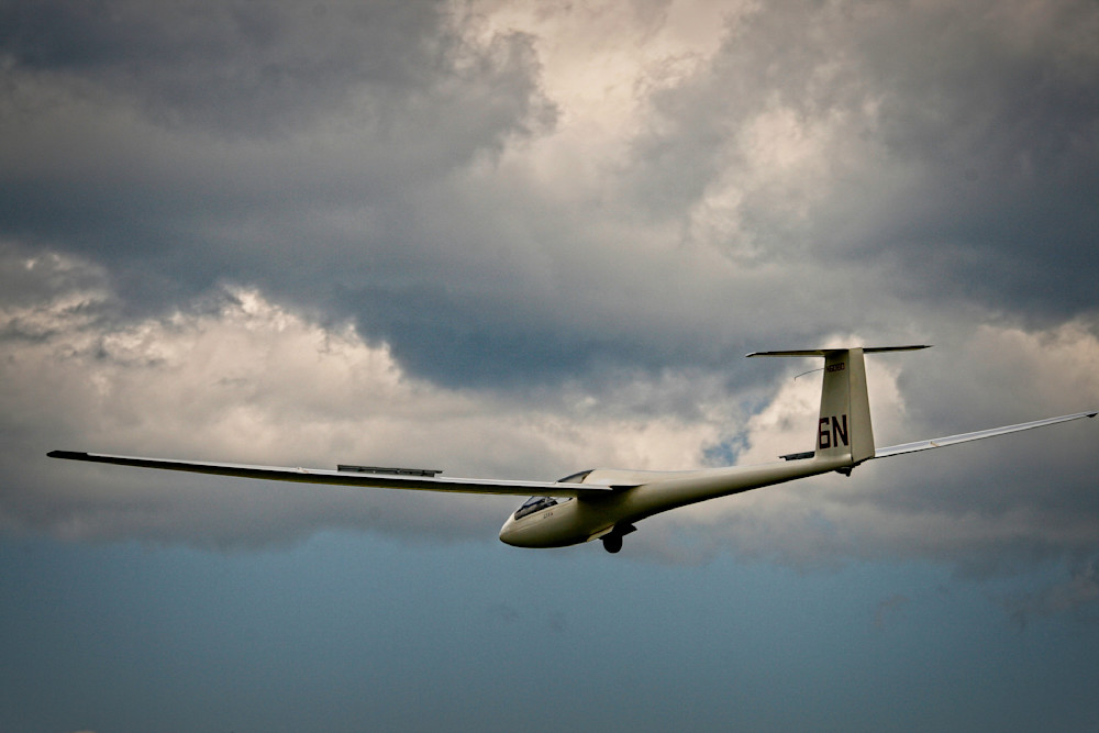 Glider Landing Photography Art | Fred Pais Photography