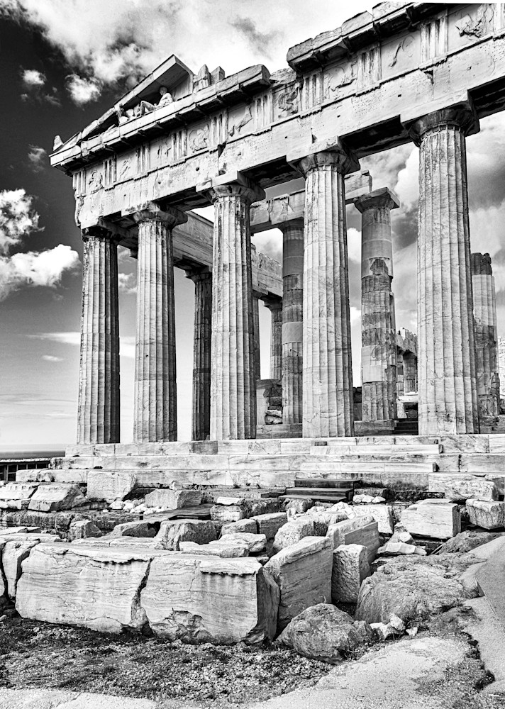 Acropolis-bw