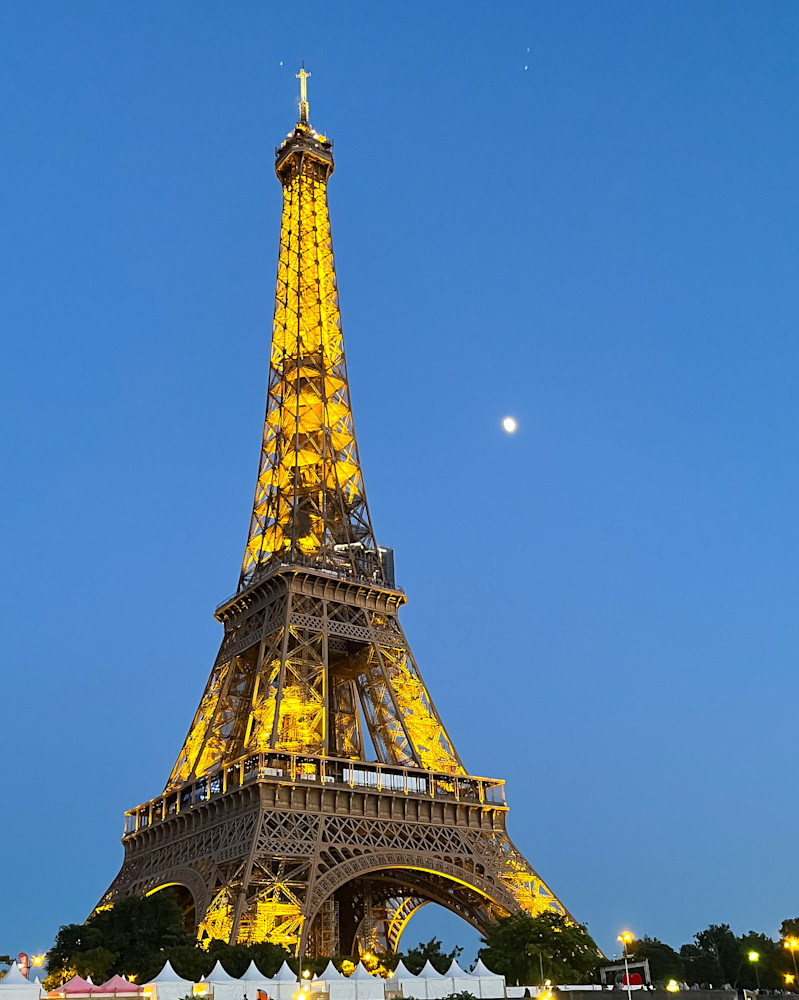 Eiffel Dance