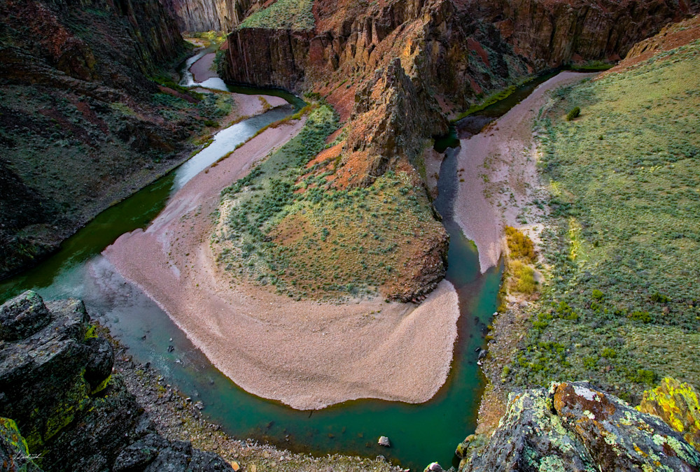 The East Fork of the Owyhee River twists and cuts through the rhyolite cliffs of the Owyhee Desert at the confluence Deep Creek.