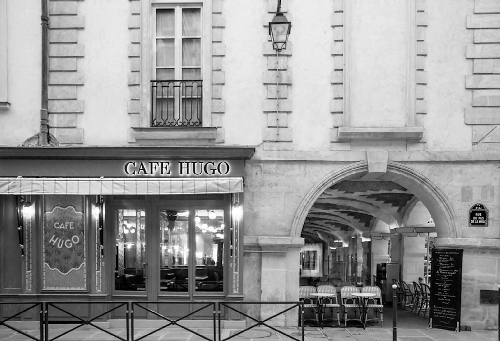Paris Café Hugo on Place des Vosges
