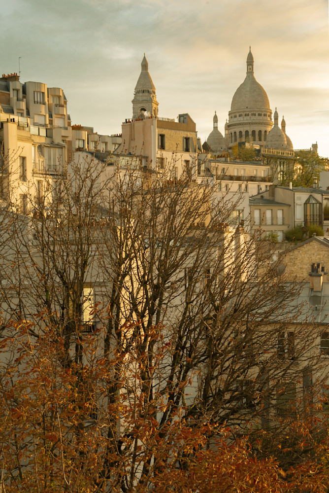 Paris Montmartre Sacre Coeur Sunny Morning