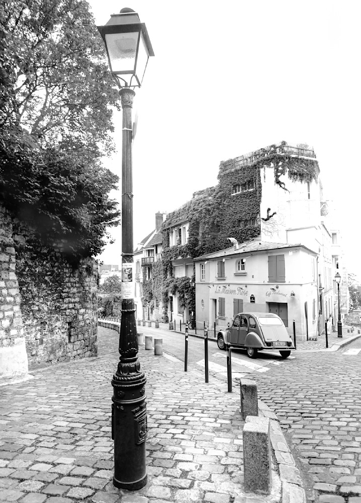 Paris Montmartre La Maison Rose and Pink Deux Chevaux BW